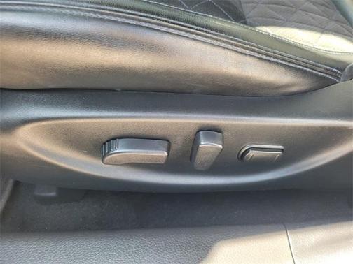 2017 Nissan Maxima 3.5 SR