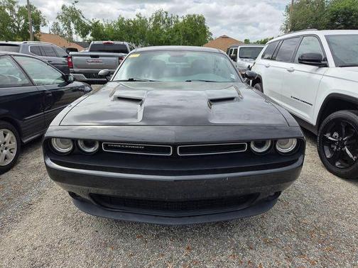 Pitch Black Clearcoat 2017 Dodge Challenger GT