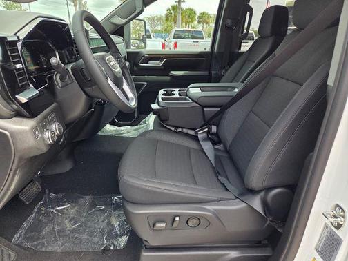 2026 GMC Sierra 3500 SLE