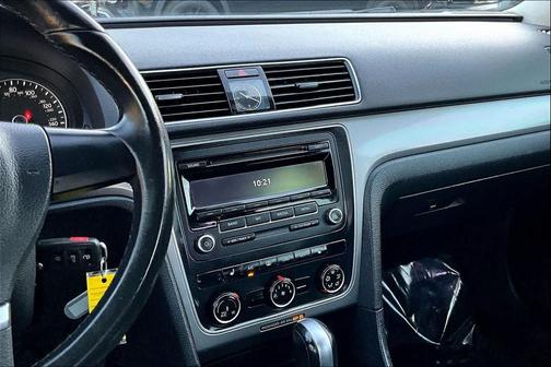 2015 Volkswagen Passat 1.8T S