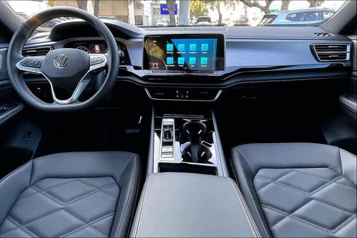 2026 Volkswagen Atlas Cross Sport 2.0T SE w/Technology