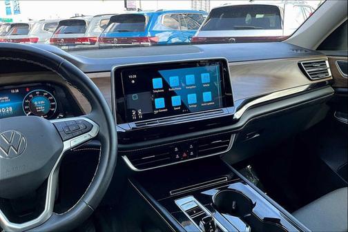 2024 Volkswagen Atlas 2.0T SE w/Technology 4MOTION