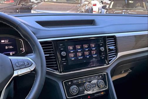 2022 Volkswagen Atlas 3.6L SE w/Technology