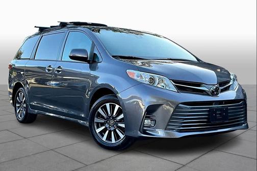 2020 Toyota Sienna XLE