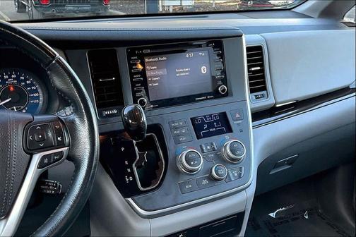 2020 Toyota Sienna XLE