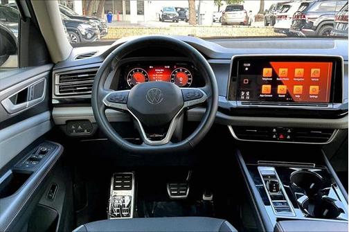 2024 Volkswagen Atlas 2.0T SE w/Technology 4MOTION