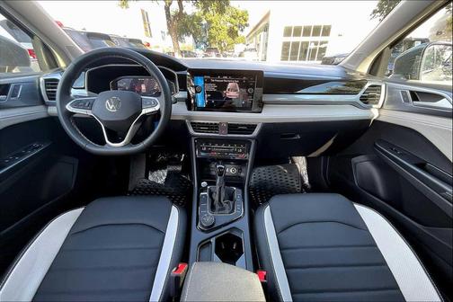 2025 Volkswagen Taos 1.5T SEL