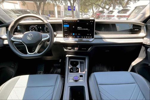 2025 Volkswagen Tiguan 2.0T SE