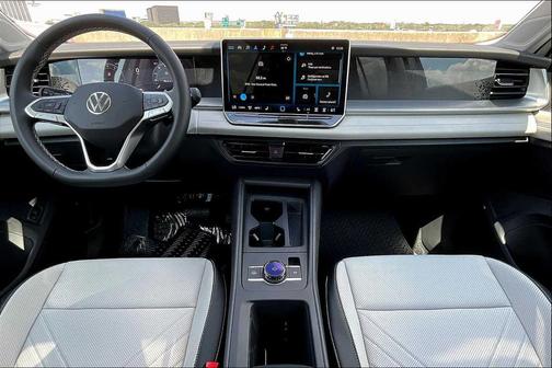 2025 Volkswagen Tiguan 2.0T SE