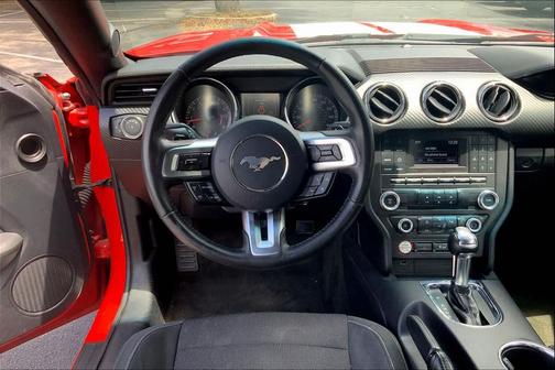 2016 Ford Mustang V6