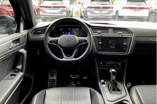 2024 Volkswagen Tiguan 2.0T SE R-Line Black