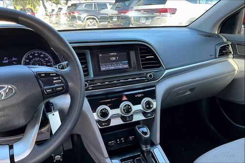 2019 Hyundai ELANTRA SE