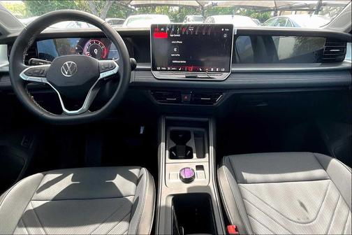 2025 Volkswagen Tiguan 2.0T SE