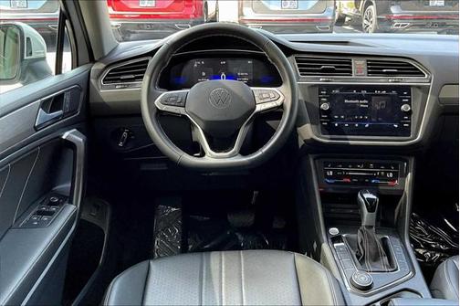 2024 Volkswagen Tiguan 2.0T SE 4MOTION