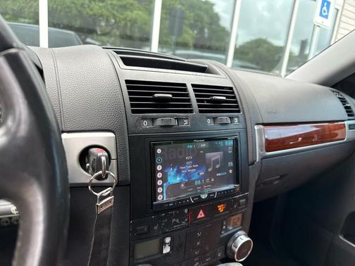 Black 2006 Volkswagen Touareg V8