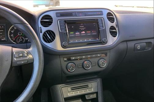 2017 Volkswagen Tiguan 2.0T Wolfsburg Edition