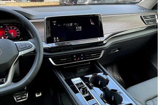 2025 Volkswagen Atlas 2.0T SEL Premium R-Line 4MOTION