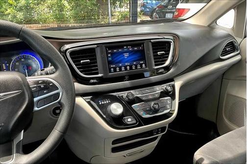 2018 Chrysler Pacifica LX