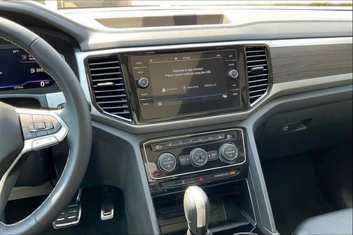 2022 Volkswagen Atlas 3.6L SE w/Technology