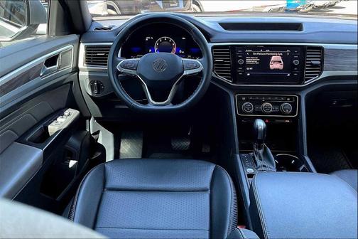 2022 Volkswagen Atlas Cross Sport 2.0T SE w/Technology 4MOTION