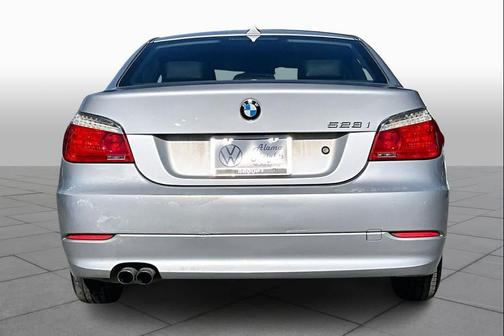 2010 BMW 528 528i