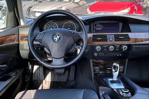 2010 BMW 528 528i