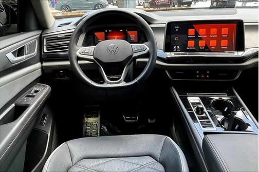 2024 Volkswagen Atlas 2.0T SE w/Technology 4MOTION