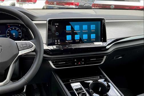 2026 Volkswagen Atlas Cross Sport 2.0T SE w/Technology