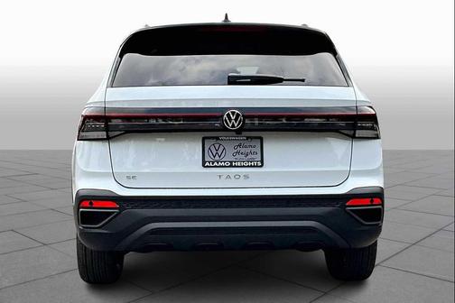 2025 Volkswagen Taos 1.5T SE Black
