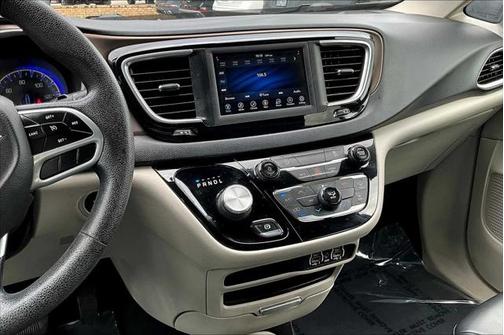 2021 Chrysler Voyager LXI