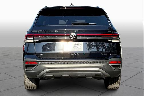 2025 Volkswagen Taos 1.5T SE Black