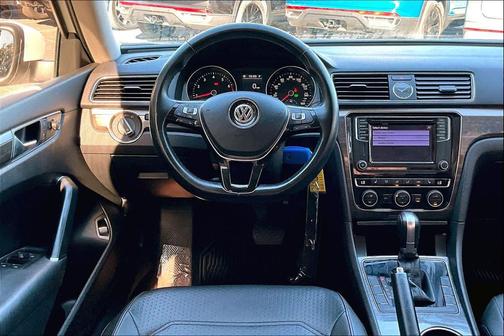 2016 Volkswagen Passat 1.8T SE
