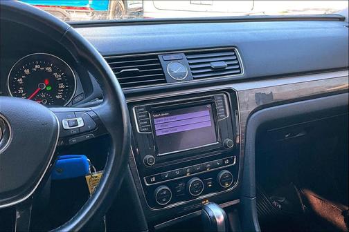 2016 Volkswagen Passat 1.8T SE