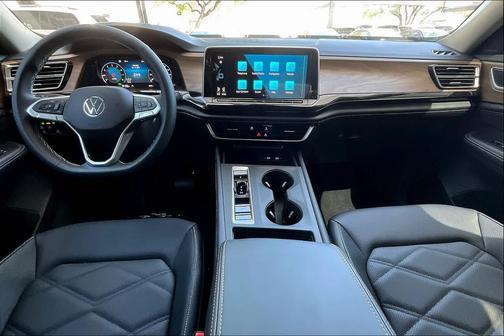 2025 Volkswagen Atlas 2.0T SE