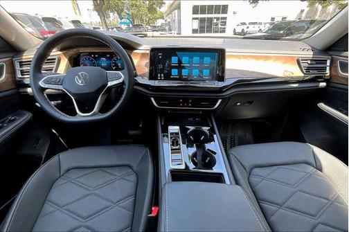 2025 Volkswagen Atlas 2.0T SE w/Technology
