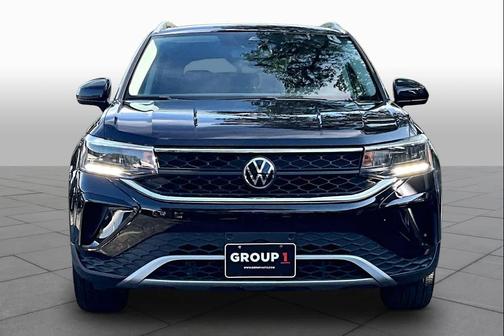 Deep Black Pearl 2023 Volkswagen Taos 1.5T SE