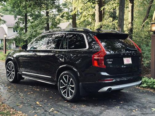 2018 Volvo XC90 T5 Momentum
