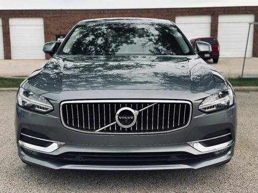 Gray 2017 Volvo S90 T6 Inscription