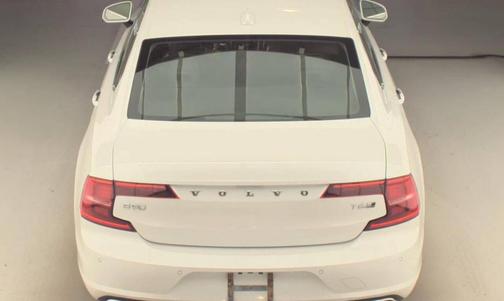 Crystal White Pearl 2017 Volvo S90 T6 Inscription