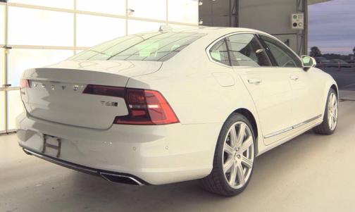 Crystal White Pearl 2017 Volvo S90 T6 Inscription