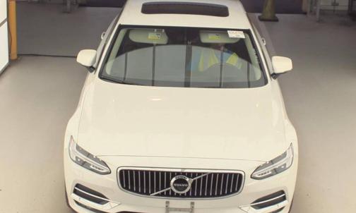 Crystal White Pearl 2017 Volvo S90 T6 Inscription