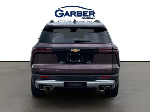 Stardust Metallic 2024 Chevrolet Traverse LT