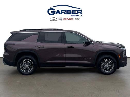 Stardust Metallic 2024 Chevrolet Traverse LT