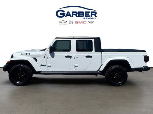 Bright White Clearcoat 2023 Jeep Gladiator Sport