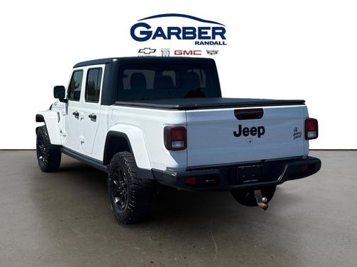 Bright White Clearcoat 2023 Jeep Gladiator Sport