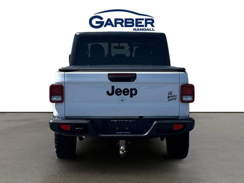 Bright White Clearcoat 2023 Jeep Gladiator Sport