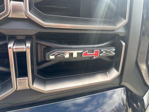2024 GMC Canyon AT4X