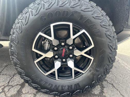 2024 GMC Canyon AT4X