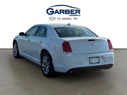 Bright White Clearcoat 2018 Chrysler 300 Touring