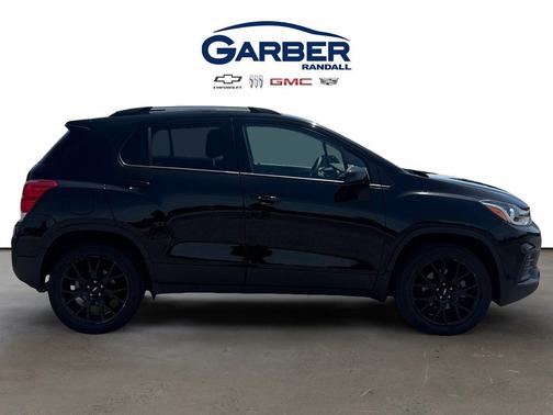 Mosaic Black Metallic 2022 Chevrolet Trax LT